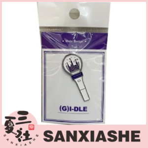 现货『三夏社』(G)I-DLE 女娃 韩国原版 应援棒LOGO 金属徽章